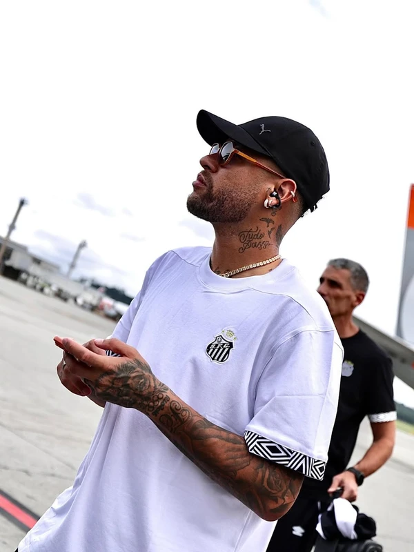 Jato de Neymar é avaliado em R$ 250 milhões, ultrapassa 1.000 km/h e paga diária de estacionamento comparável a hotéis de luxo por Reprodução