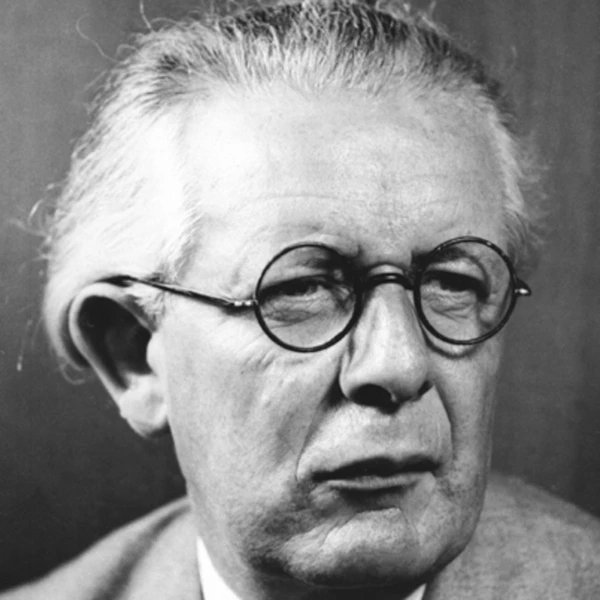 Jean Piaget publicou mais de 50 livros e centenas de artigos ao longo da carreira, influenciando gerações de educadores e psicólogos em todo o mundo. por Reprodução