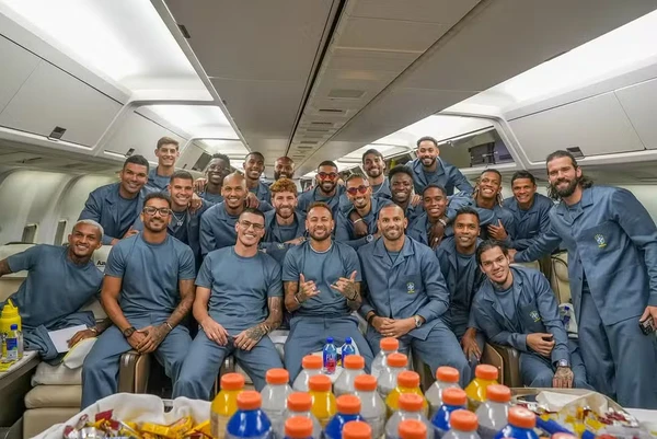 Jogadores no avião a caminho dos EUA