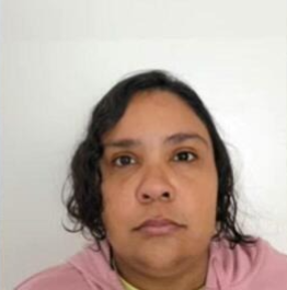 Mulher de 37 anos finge ser adolescente de 12 e engana família por mais de um ano por Reprodução