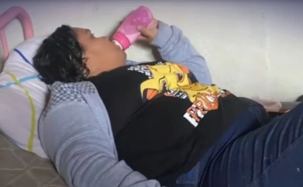 Mulher de 37 anos finge ser adolescente de 12 e engana família por mais de um ano por Reprodução