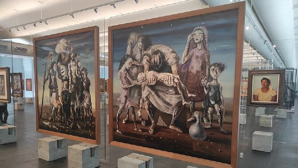 O quadro ‘Retirantes’ (1944), de Cândido Portinari, representa através do expressionismo, o sofrimento dos imigrantes nordestinos forçados a abandonar sua terra