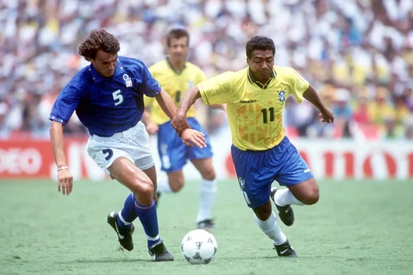 Paolo Maldini (Itália) — 23 jogos em Copas do Mundo por Divulgação/Fifa