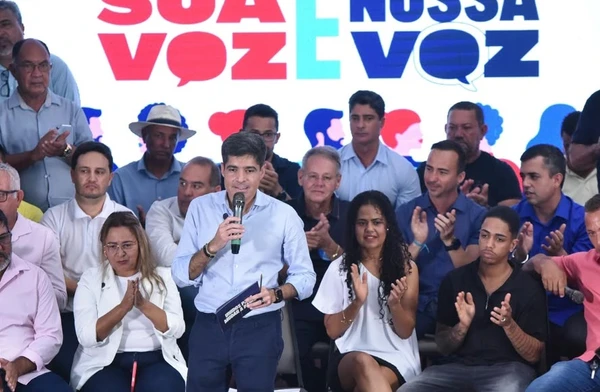 A durante o movimento “Sua voz é nossa voz”