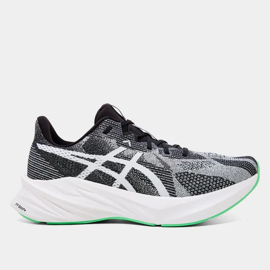 Asics Dynablast. Já o Dynablast™ 5 combina conforto, leveza e versatilidade para corridas e treinos do dia a dia. O modelo oferece cabedal em engineered jacquard mesh, que melhora a respirabilidade e o ajuste aos pés, além da tecnologia FF Blast™ Plus na entressola, responsável por proporcionar amortecimento leve e resposta rápida durante a corrida. Inspirado em um trampolim, o design do solado ajuda a impulsionar a passada e aumentar a sensação de retorno de energia. O modelo também incorpora materiais reciclados e processos produtivos que reduzem o consumo de água e emissões de carbono.Preço sugerido: R$499
 por Divulgação