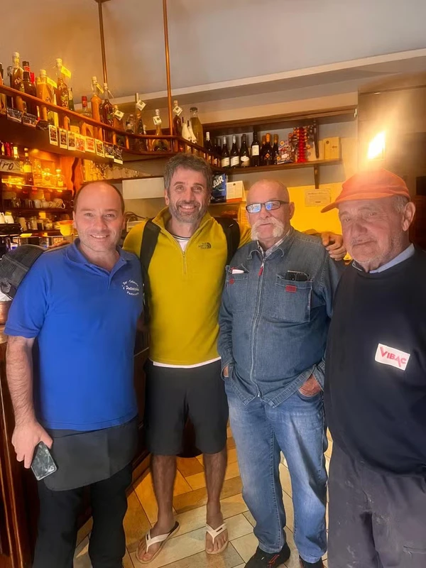 Eriberto Leão na sorveteria que pertenceu a sua família italiana  por Acervo pessoal