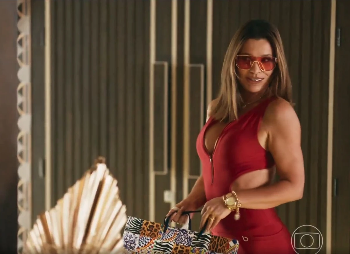 Flávia Alessandra como Fábia em 'Quem Ama Cuida' por Reprodução/Globo