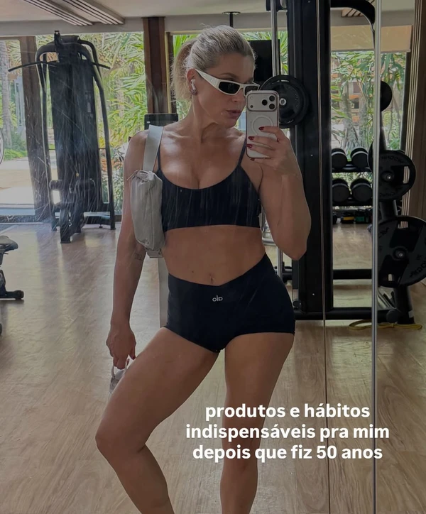 Flávia Alessandra em treino na academia por Reprodução/Instagram