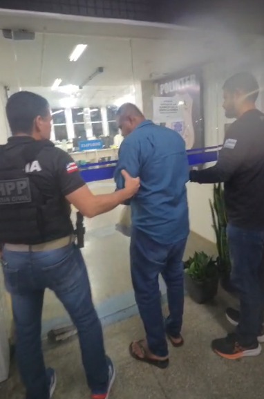 Foragido por homicídio é preso na Rodoviária de Salvador durante tentativa de fuga por Divulgação
