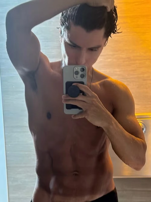 Mike é filho de Edir Macedo por Reprodução