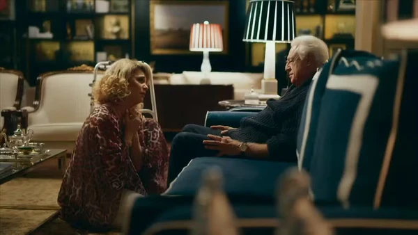 Pilar e Arthur em Quem Ama Cuida por Globo/Reprodução