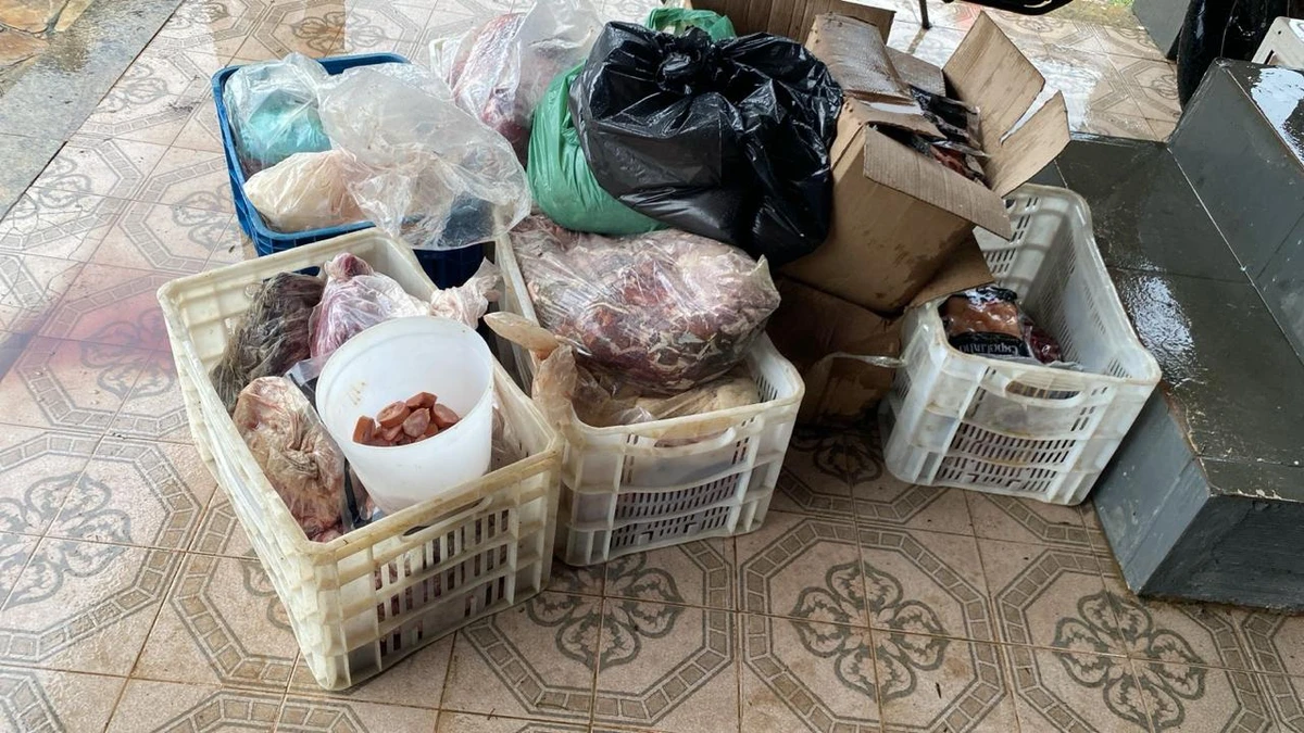 Carnes apreendidas em Lauro de Freitas por Carnes apreendidas em Lauro de Freitas