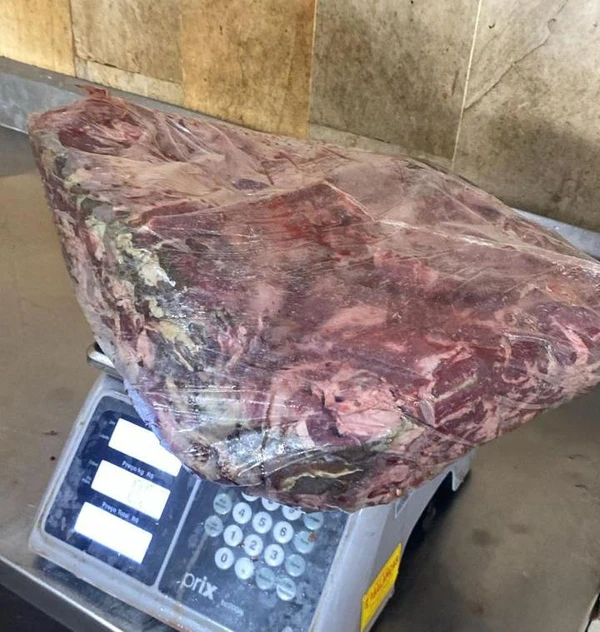 Carnes apreendidas em Lauro de Freitas por Carnes apreendidas em Lauro de Freitas