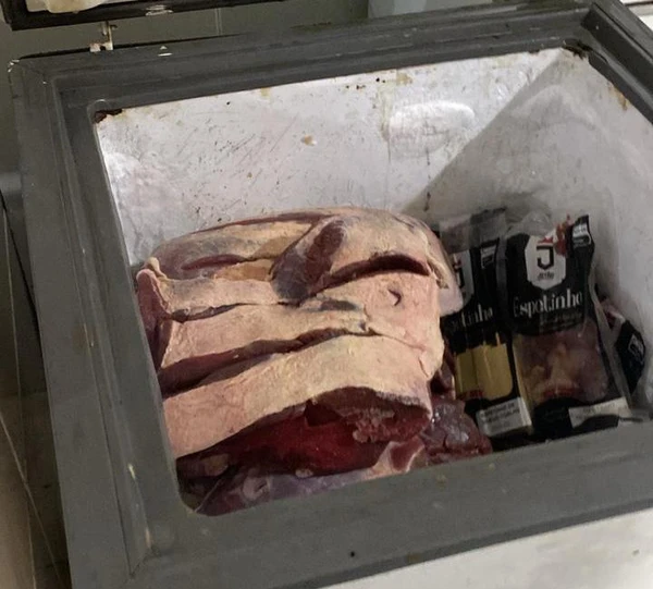 Carnes apreendidas em Lauro de Freitas por Carnes apreendidas em Lauro de Freitas