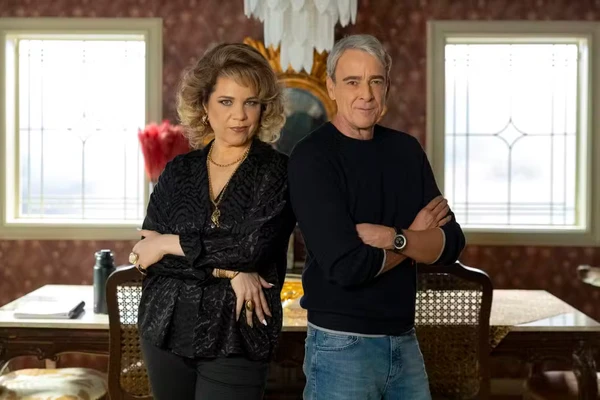 Ulisses (Alexandre Borges) e Pilar (Isabel Teixeira) na novela "Quem ama cuida" por Manoella Mello/Rede Globo