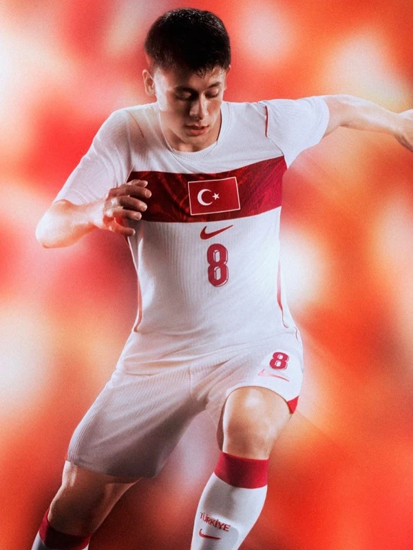 Uniforme da Turquia para Copa do Mundo 2026 por Divulgação