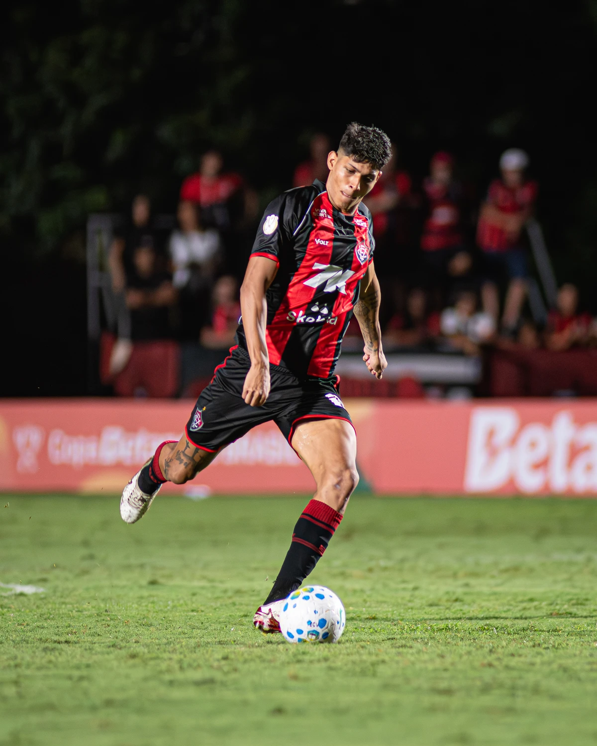 Zé Vitor - Já jogou por dois clubes diferentes (Portuguesa e Vitória)  por Victor Ferreira/ECV