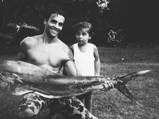 Imagem - Marcelo Sangalo resgata foto de infância e parabeniza o pai, Daniel Cady: 'Te amo'