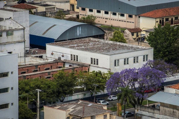 Antiga fábrica da Ambev do bairro Rebouças, região central de Curitiba