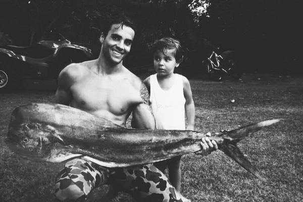 Marcelo Sangalo parabenizou o pai, Daniel Cady, em seu aniversário de 41 anos