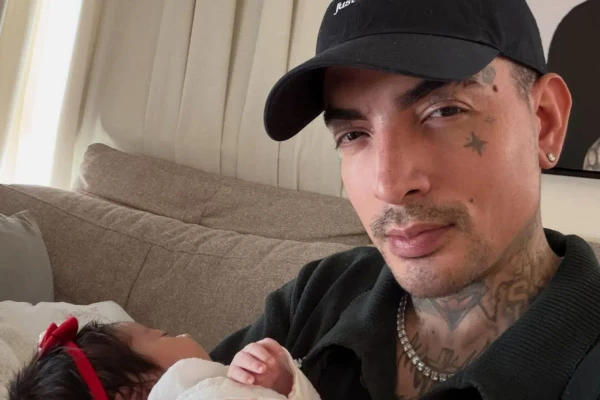 MC Guimê, Fernanda Stroschein e a pequena Yarin por Reprodução