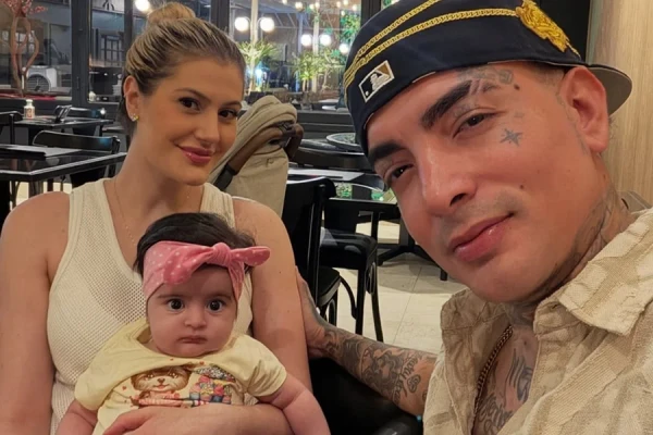 MC Guimê, Fernanda Stroschein e a pequena Yarin por Reprodução