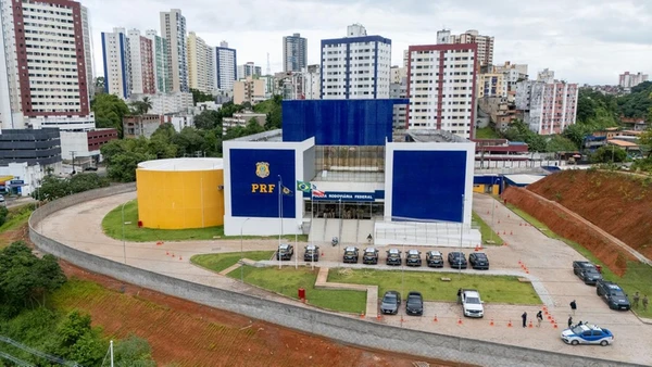 PRF inaugura nova superintendência na Bahia com heliponto, estande de tiro e nove novas viaturas