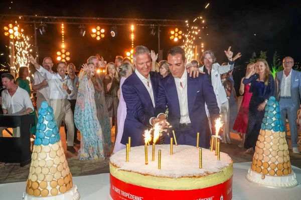 Ralf Schumacher e Etienne Bousquet-Cassagne se casaram na França por Grosby Group