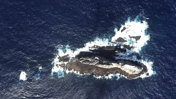2010: A crise das ilhas Senkaku expõe as terras raras como instrumento de pressão econômica contra o Japão por 日本語: 国土地理院 / Wikimedia Commons