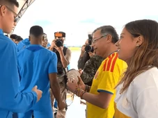 Imagem - Craque da seleção dá "gelo" em filha de presidente e abre crise política no país antes da Copa
