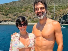 Imagem - Tadeu Schmidt impressiona com físico definido durante viagem de 'volta ao mundo' com a esposa