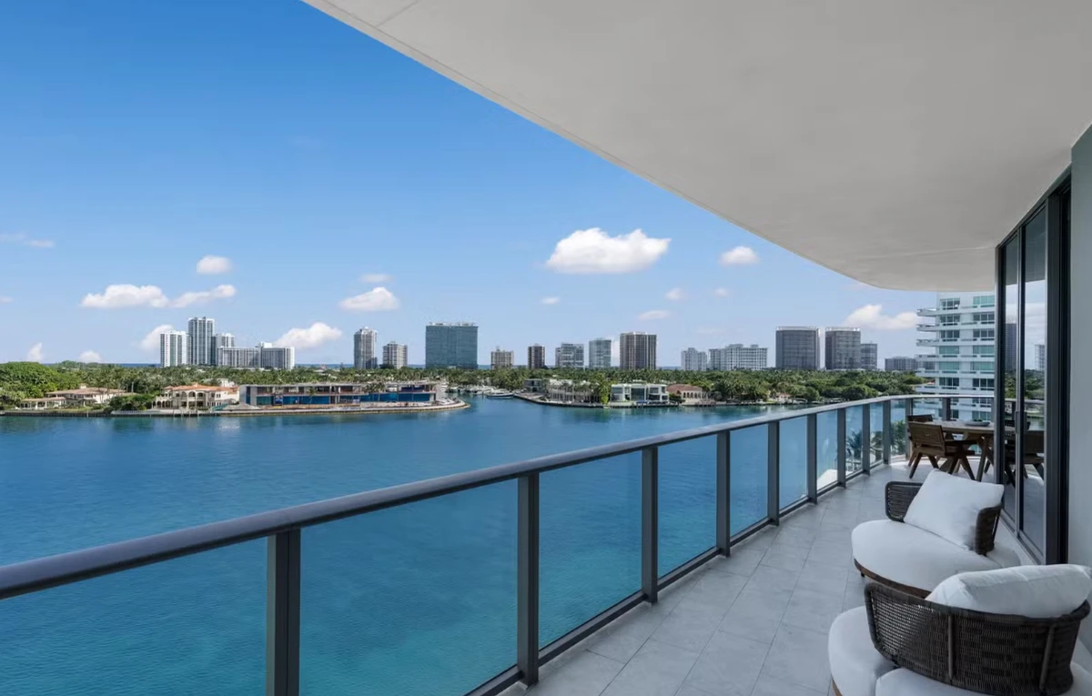 Cobertura de Ronaldo Fenômeno em Miami por Reprodução/@vivihomesorlando