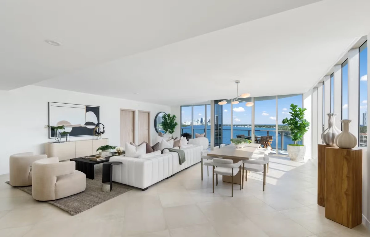 Cobertura de Ronaldo Fenômeno em Miami por Reprodução/@vivihomesorlando
