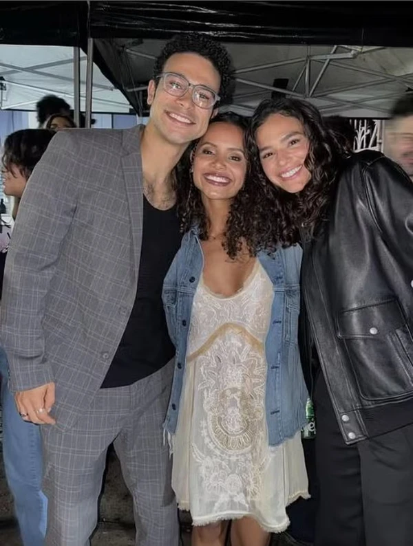 Gleici Damasceno entre Sérgio Malheiros e Bruna Maquezine  por Reprodução/Instagram