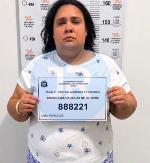 Mulher de 37 anos finge ser adolescente de 12 e engana família por mais de um ano por Reprodução