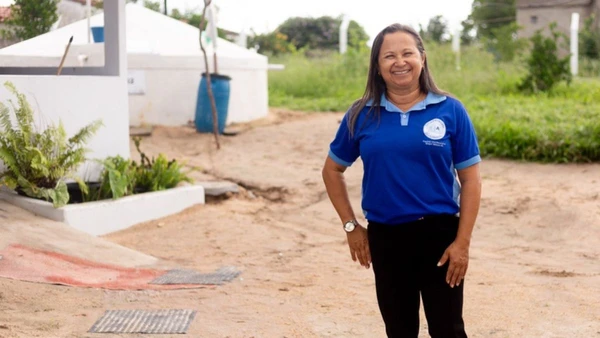  Além do consumo básico, os modelos maiores de cisternas acumulam até 52 mil litros de água, permitindo a irrigação de pequenas lavouras e a criação de animais. Lyon Santos/MDS por Lyon Santos/MDS