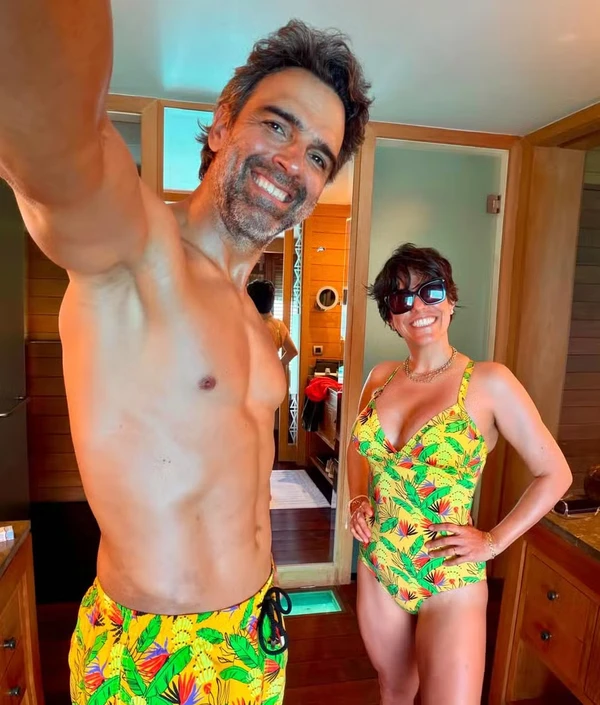 Tadeu Schmidt e a esposa por Reprodução