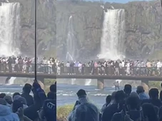 Imagem - Por um celular: turista arrisca a vida nas Cataratas do Iguaçu após aparelho cair no rio