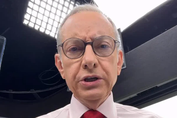 Apresentador da Globo é atacado por pitbull: ‘Ele avançou e feriu a mim e a uma das minhas cachorras’ por Reprodução