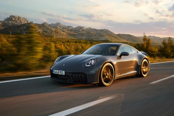 Porsche 911 Carrera GTS por Divulgação/Porsche
