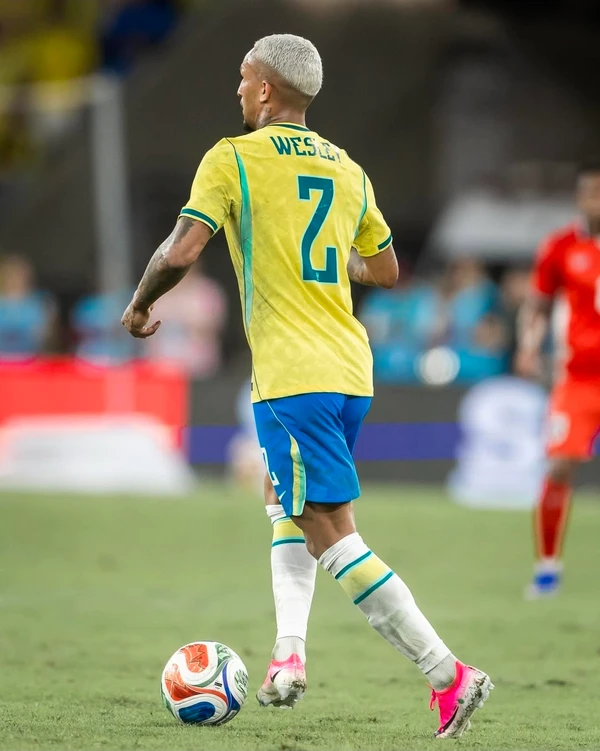 Wesley faz desabafo emocionado após ser cortado da Seleção por Reprodução
