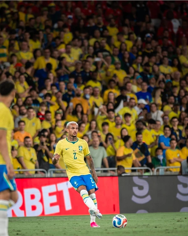 Wesley faz desabafo emocionado após ser cortado da Seleção por Reprodução