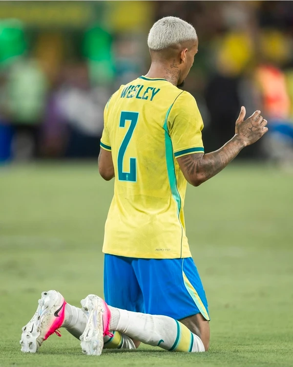 Wesley faz desabafo emocionado após ser cortado da Seleção por Reprodução