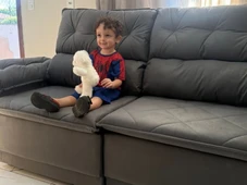 Imagem - Menino de 2 anos compra sofá de quase R$ 2 mil, parcela em 10 vezes e família só descobre na entrega