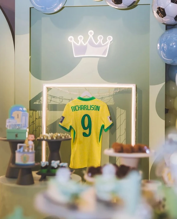 Aniversário de 1 ano de Richarlison Jr., filho de Richarlison e Amanda Araújo por Reprodução/Instagram @atelie_cleidebicchelli