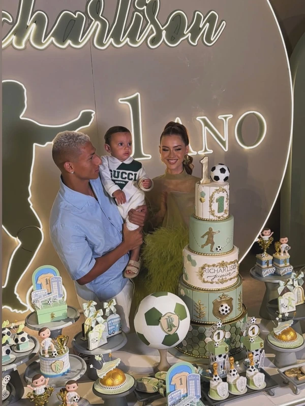 Aniversário de 1 ano de Richarlison Jr., filho de Richarlison e Amanda Araújo por Reprodução/Instagram @atelie_cleidebicchelli