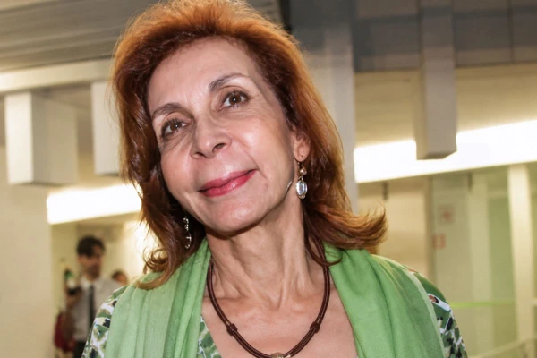 Neide Helena de Moraes