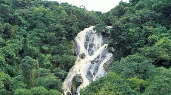 A 'Suíça Nordestina' é a menor cidade das montanhas, fica longe das praias e tem temperatura abaixo de 10°C  por Reprodução/YouTube/rolefamilia