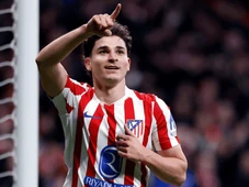 Imagem - Oferta de R$ 900 milhões do Real Madrid por Julián Álvarez vira motivo de deboche do Atlético de Madrid