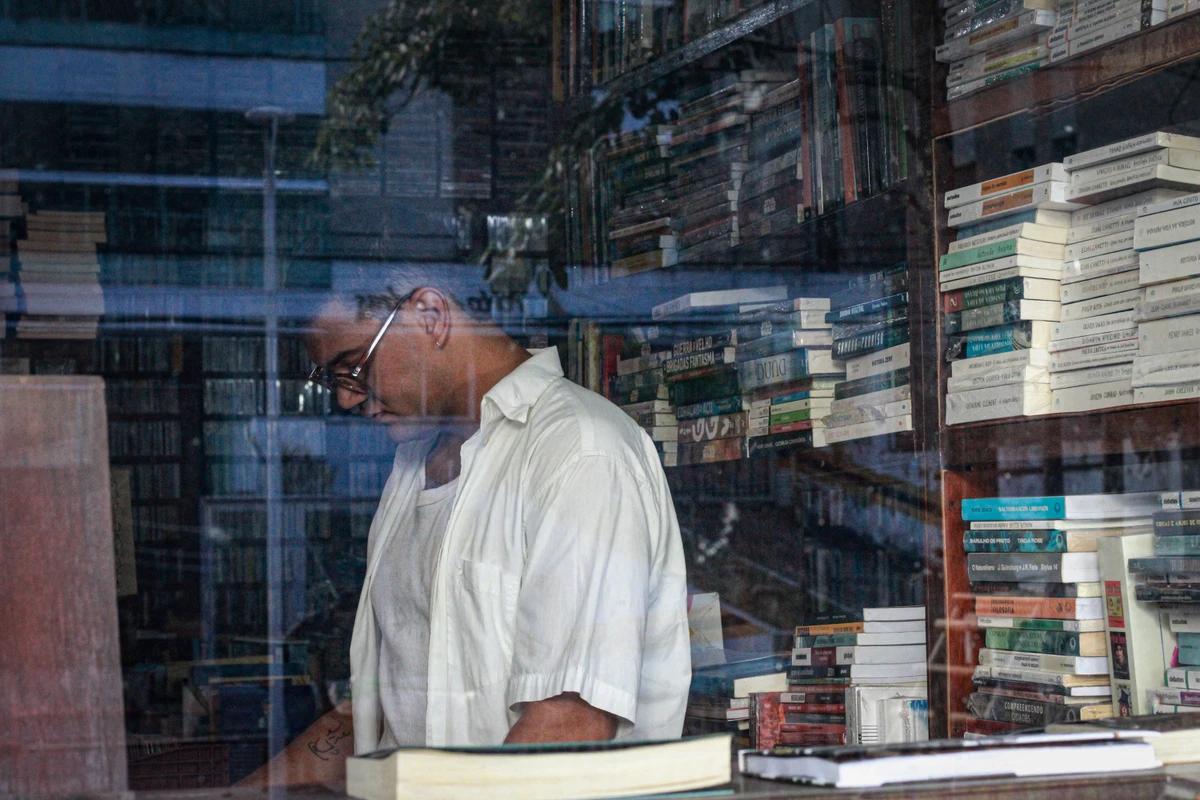 Cantor Léo Rocha   por Divulgação  